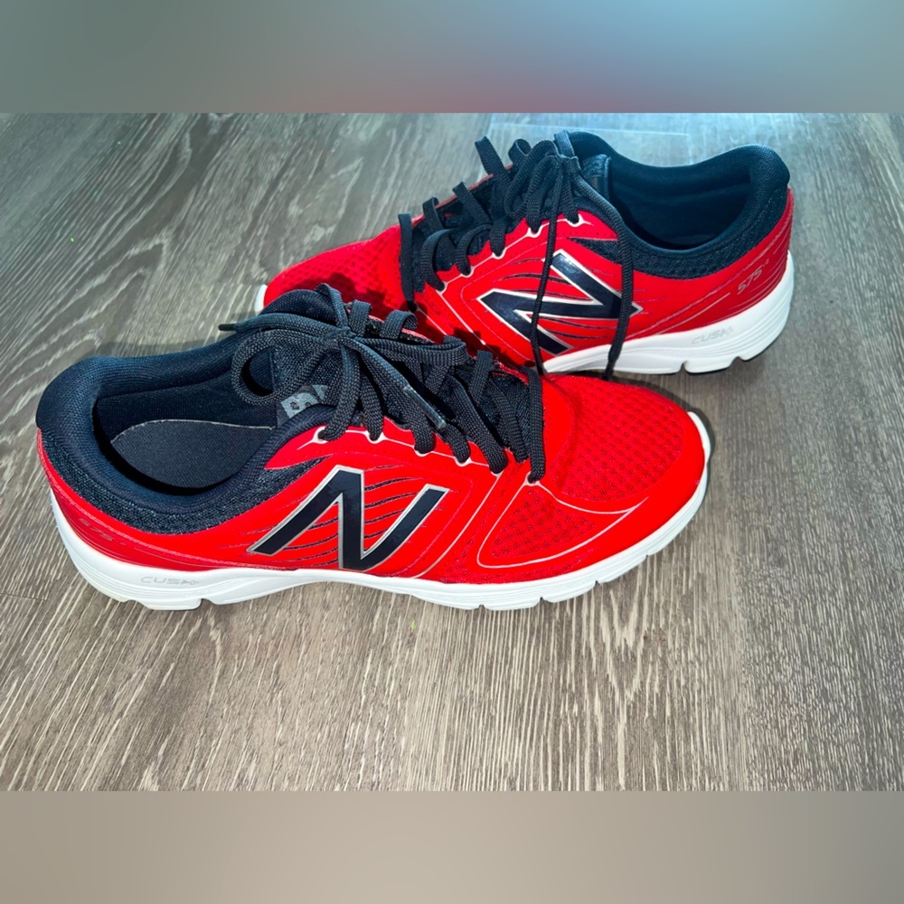 New Balance 575 V2 M575LN2 Red Mens Running Sneakers. Size 10.